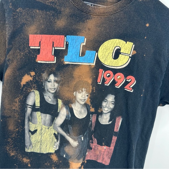 TLC Graphic Print Bleach Splatter Short Sleeve Shirt Size Medium Upcycled - Picture 4 of 7